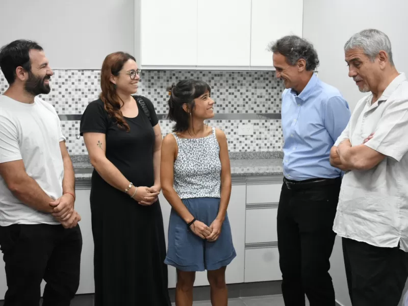 Katopodis y Ferraresi recorrieron el nuevo CAPS Brisas del Plata en Dock Sud