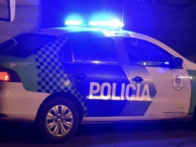 Aprehendieron a un motociclista acusado de robar en autos utilizando un inhibidor