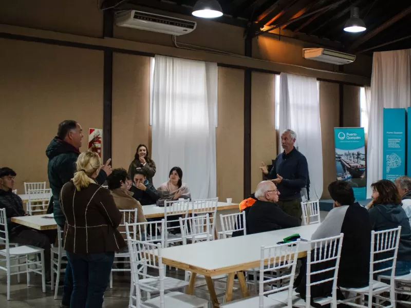 Estudiantes del Centro de Formación Laboral N° 403 conocieron el funcionamiento de Puerto Quequén