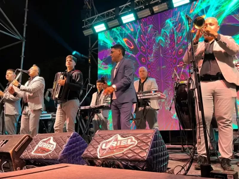 Fiesta de la Cerveza con la presentación de Los Charros y de Uriel Lozano