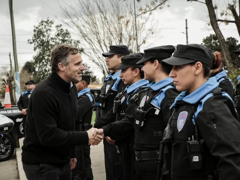 Achával inauguró la Guardia Urbana en Del Viso y presentó nuevos móviles de seguridad junto a Kicillof