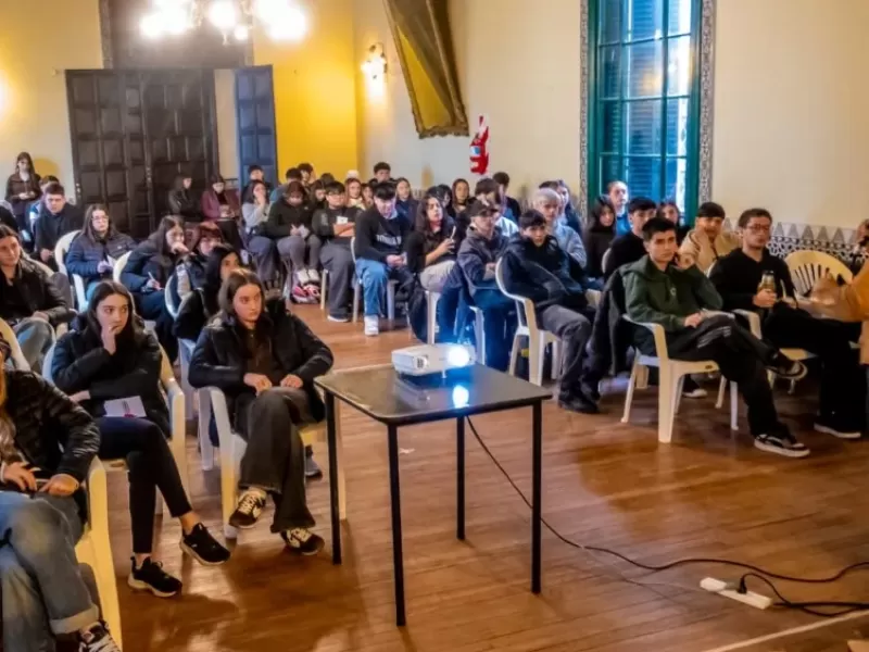 Licencia de conducir: Curso obligatorio de seguridad vial para j&oacute;venes