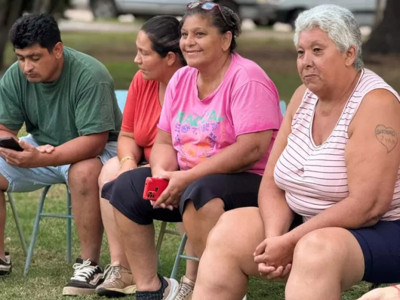 Clara Bozzano visitó Agustín Roca y recogió reclamos por el abandono del barrio José Mauricio