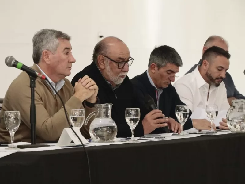 Julio Castro fue reelecto y advirtió sobre el impacto de las políticas nacionales