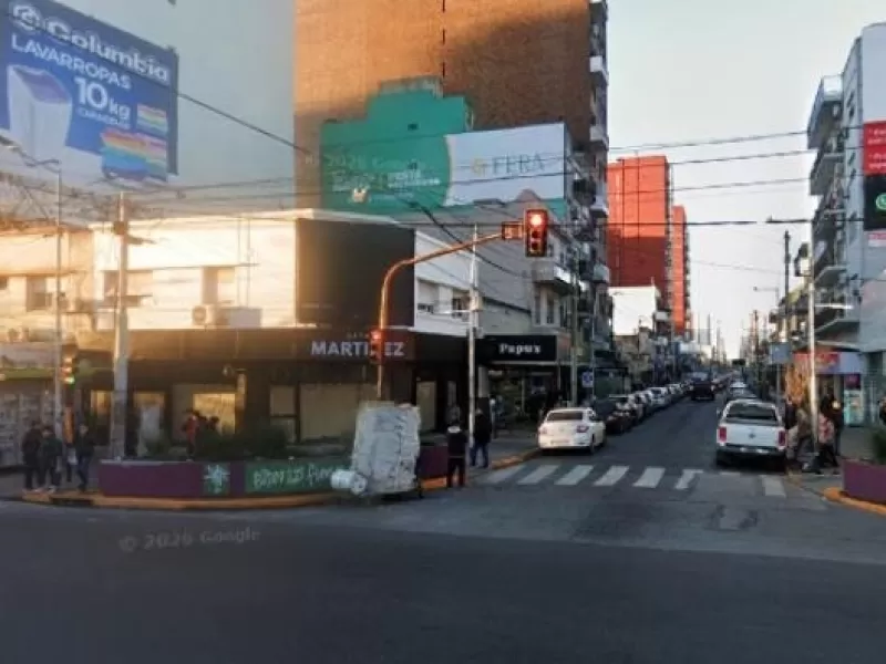 Robo en Caf&eacute; Mart&iacute;nez: Delincuentes armados se llevaron el bolso de una clienta