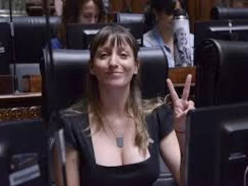 Berenice Iañez: “El sobreendeudamiento en CABA es alarmante, hay 255.000 personas en mora y vivir cuesta cada vez más”