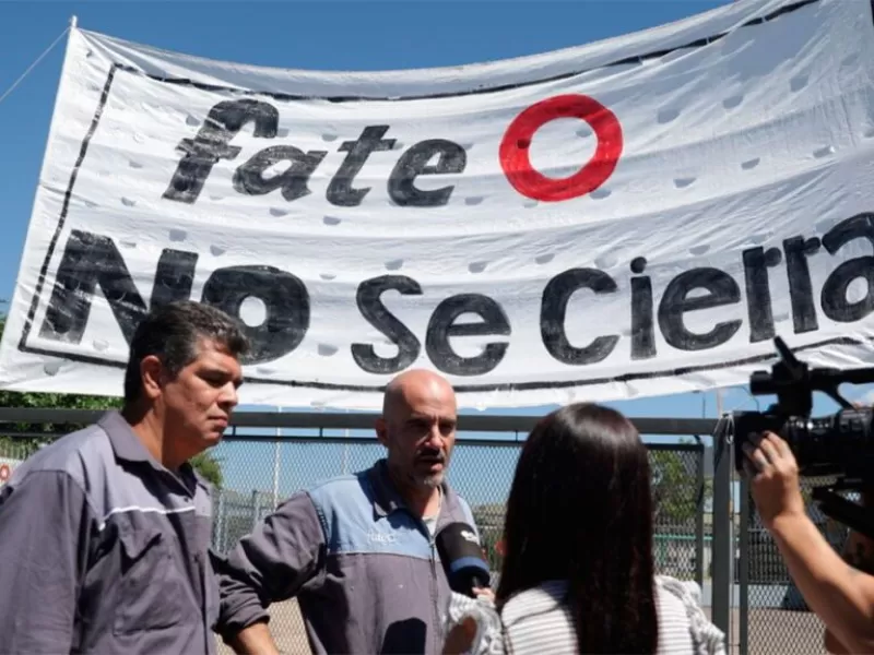 Crisis en Fate: corte en Panamericana, presi&oacute;n pol&iacute;tica y negociaci&oacute;n estancada por m&aacute;s de 920 despidos