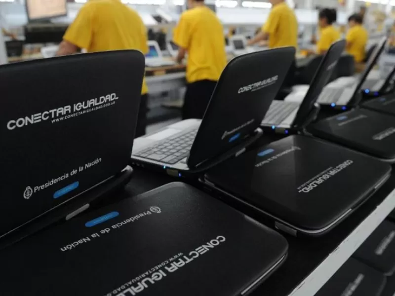 Entregar&aacute;n m&aacute;s de 300 notebooks a escuelas y capacitar&aacute;n docentes en rob&oacute;tica e inteligencia artificial