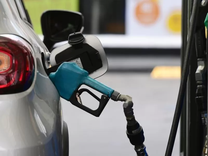 El Gobierno aplic&oacute; una suba parcial en los impuestos a los combustibles desde marzo y posterg&oacute; el ajuste total para abril