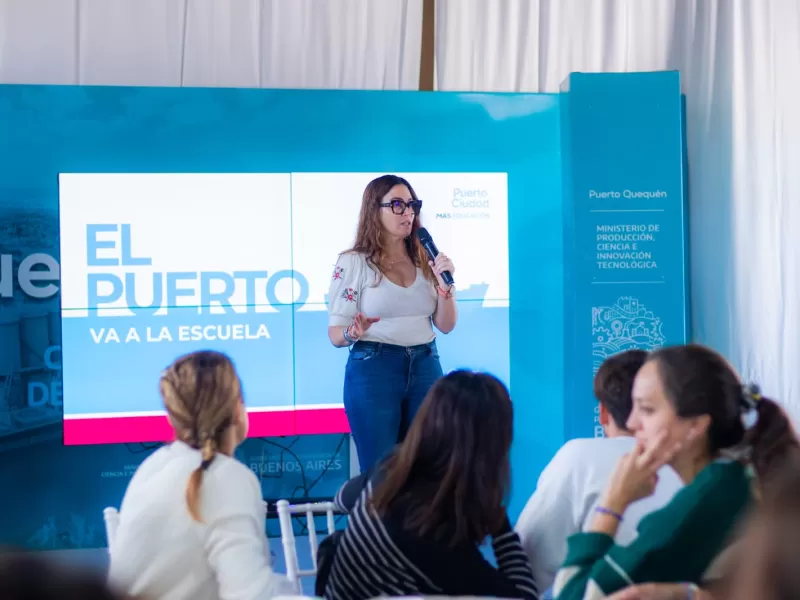 Jimena López cerró el segundo curso de formación permanente