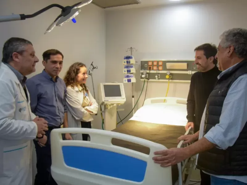 Reinauguraron la Unidad de Cuidados Intensivos del Hospital Iriarte