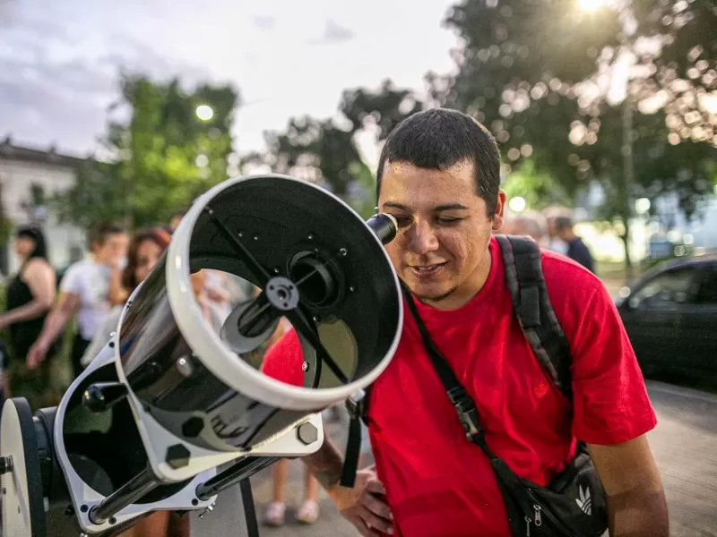 La nasa reconoció al programa municipal “Brown mira al Cielo”
