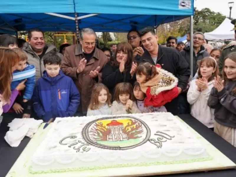 City Bell celebr&oacute; su 112&deg; aniversario a puro festejo con feria, espect&aacute;culos en vivo, propuestas culturales