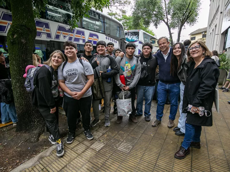 Cascallares despidió a los estudiantes ganadores del programa “jóvenes innovando” que viajaron a Mar del Plata