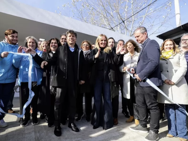 Kicillof inauguró el nuevo edificio del Centro de Atención Primaria de la Salud del barrio Esperanza