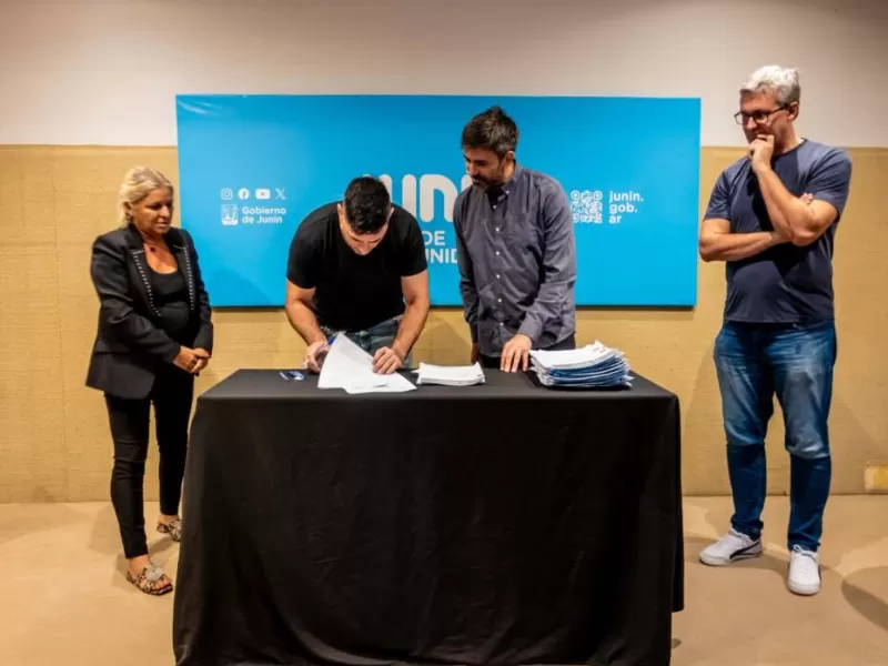 Entregaron boletos de compraventa a 24 familias del programa Proyectar V