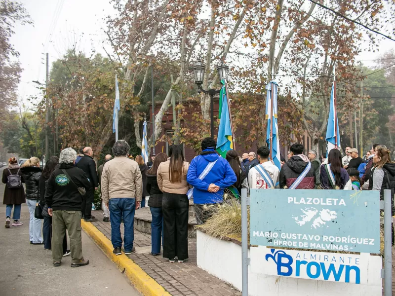 Emotivo homenaje del Municipio a los héroes brownianos caídos en Malvinas