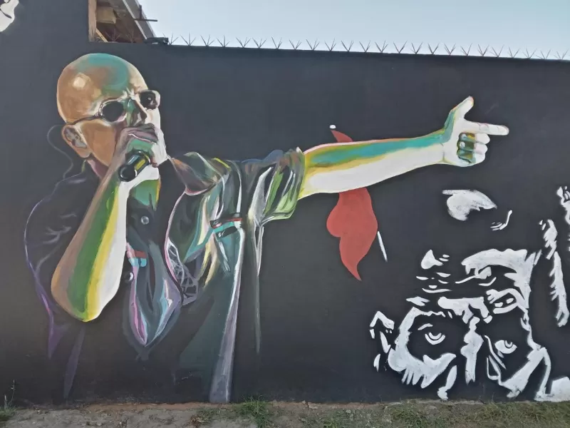Homenajea al Indio Solari con murales en Burzaco, Ministro Rivadavia y Longchamps