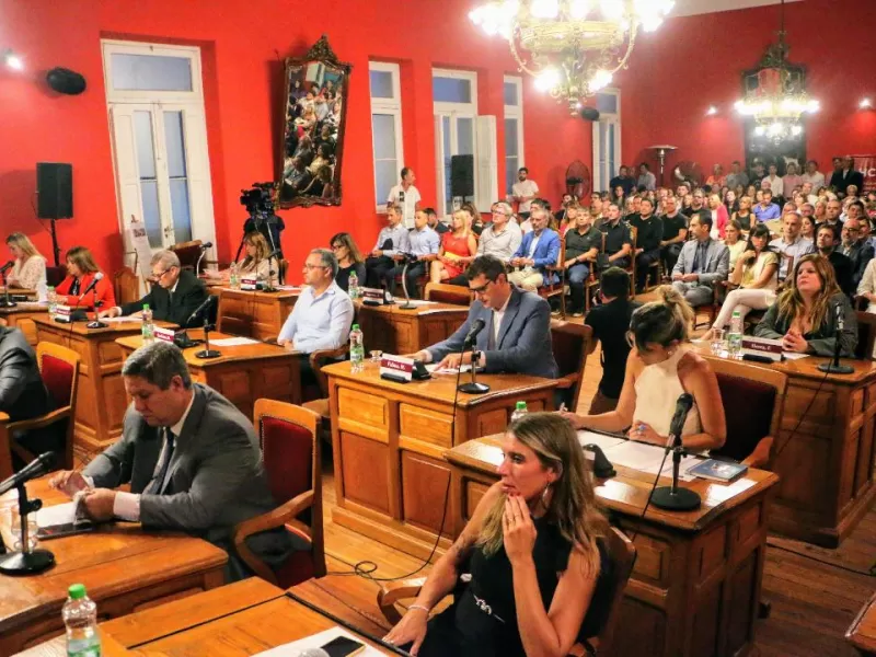 Concejales reclaman a la Provincia por la paralizaci&oacute;n de 25 viviendas sin terminar