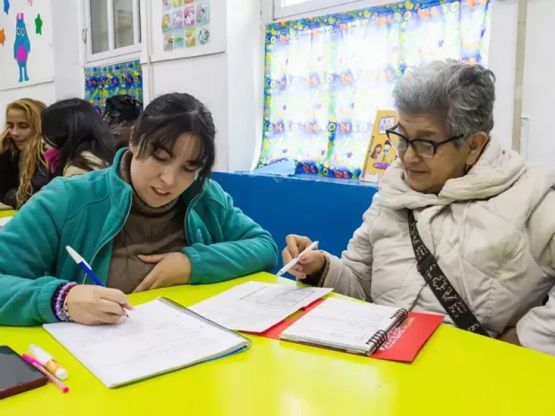 M&aacute;s de 200 vecinos se capacitaron para impulsar la alfabetizaci&oacute;n de j&oacute;venes y adultos