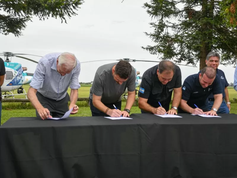 Buenos Aires, Entre R&iacute;os y Santa Fe firmaron un acuerdo para coordinar el combate de incendios en el Delta del Paran&aacute;