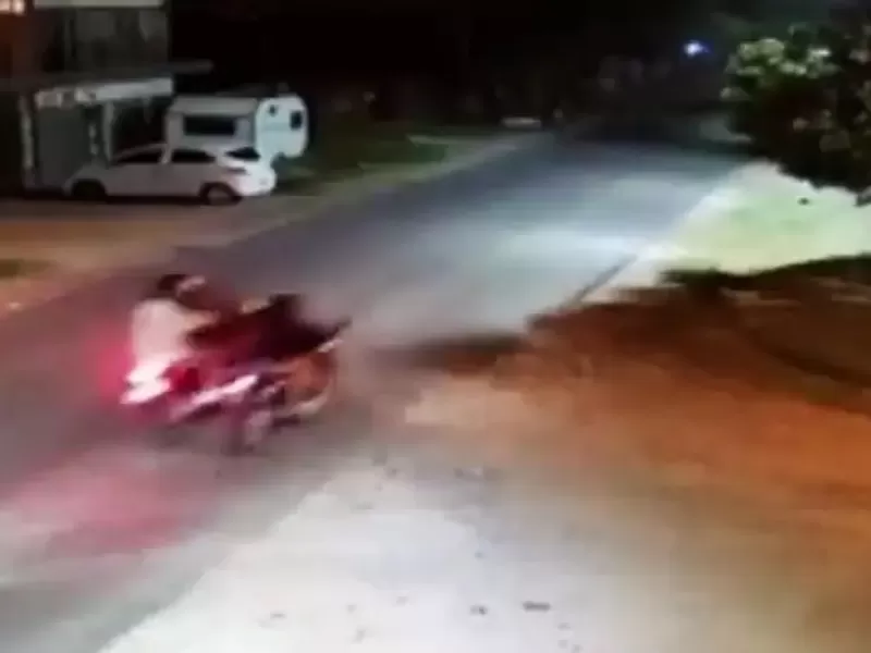 Un gendarme mat&oacute; a un motochorro e hiri&oacute; a otro