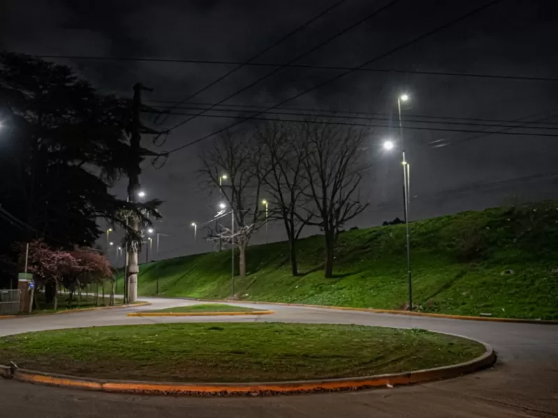 La ciudad avanza con la instalaci&oacute;n de nuevas luces LED en las colectoras de Ruta 4