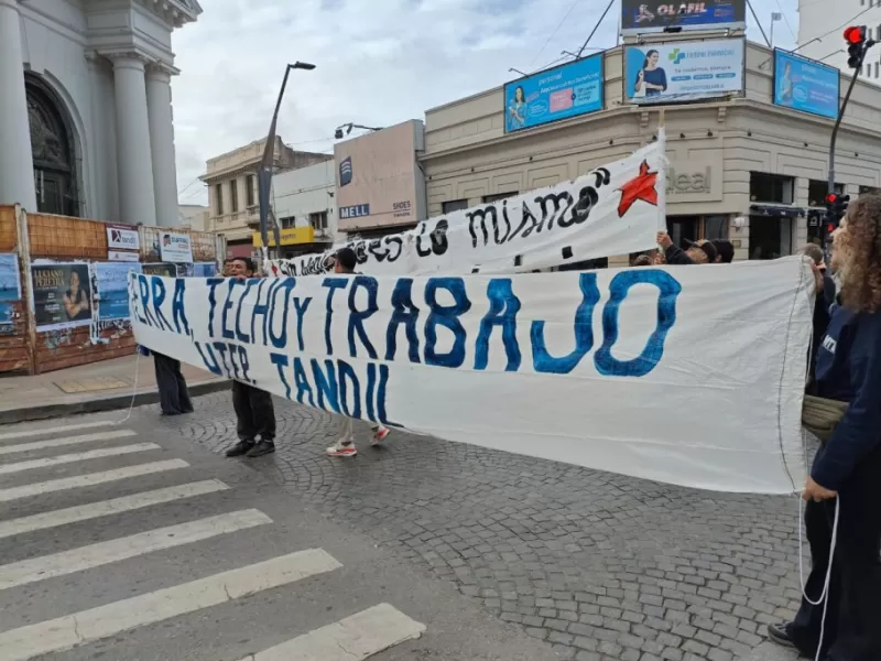 Protesta de la UTEP contra la eliminaci&oacute;n del Salario Social Complementario