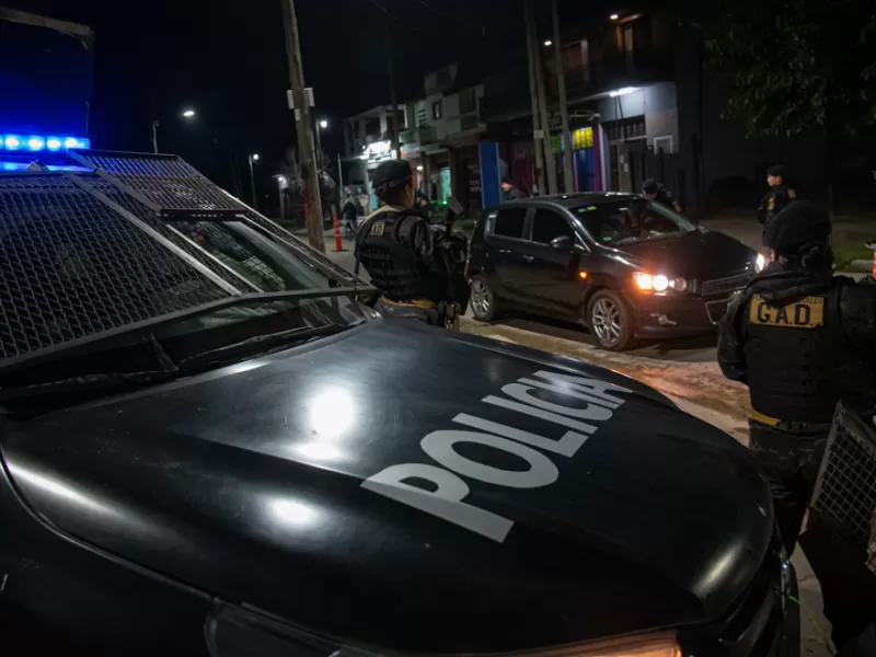 Realizan megaoperativos de saturación policial con móviles, motos y hasta helicópteros