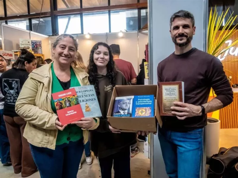 La Feria del Libro promovió donaciones de libros y útiles para bibliotecas y escuelas