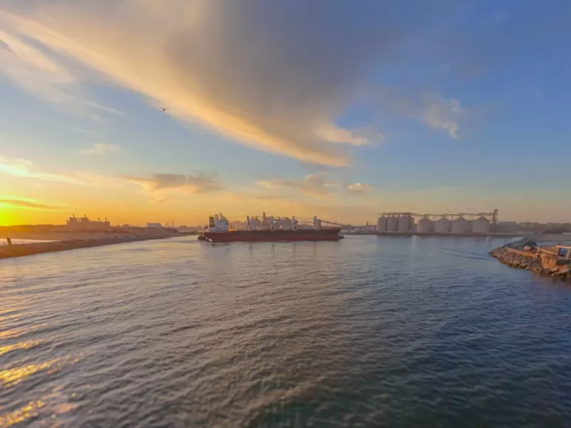 Puerto Quequ&eacute;n supera por primera vez los 8 millones de toneladas