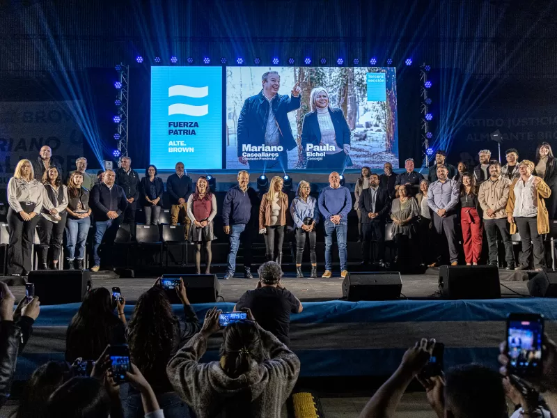 Junto a Verónica Magario y Paula Eichel, Cascallares presentó la lista de Fuerza Patria