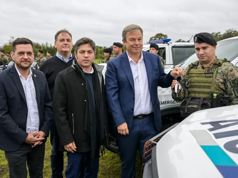 Kicillof, Cascallares y Fabiani inauguraron dos bases policiales y entregaron patrulleros
