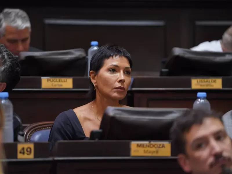 Mayra Mendoza respald&oacute; a Kicillof pero cuestion&oacute; la omisi&oacute;n de Cristina Kirchner en el discurso