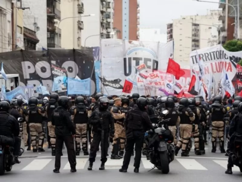 Organizaciones sociales protestaron en Puente Pueyrred&oacute;n contra el ajuste en programas sociales