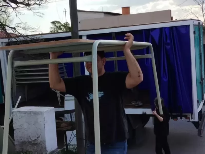 El Consejo Escolar recibió nuevo mobiliario para escuelas