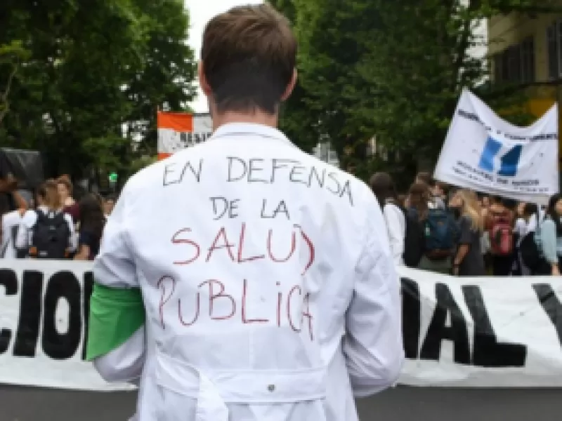 Marcha Federal en defensa de la salud p&uacute;blica: reclamos por recortes, falta de medicamentos y crisis hospitalaria