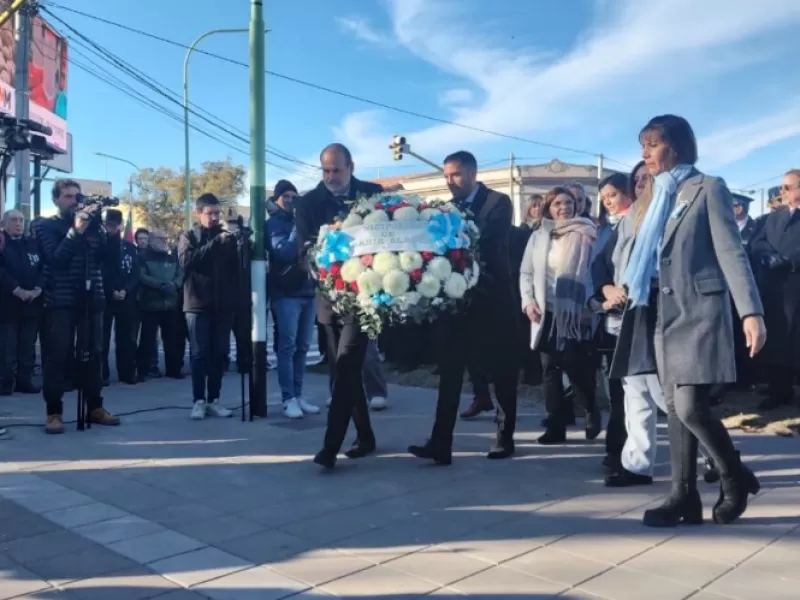 En el marco del Día de la bandera el intendente remarcó “Vamos a reconstruir Bahía Blanca"