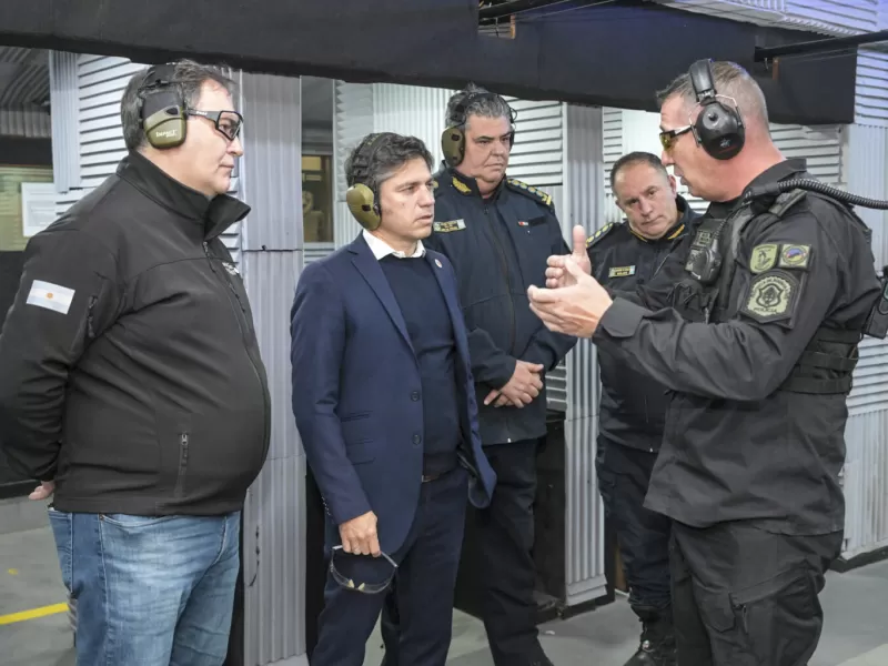 Kicillof supervisó un megaoperativo antidrogas en Fuerte Apache y volvió a reclamar fondos para seguridad