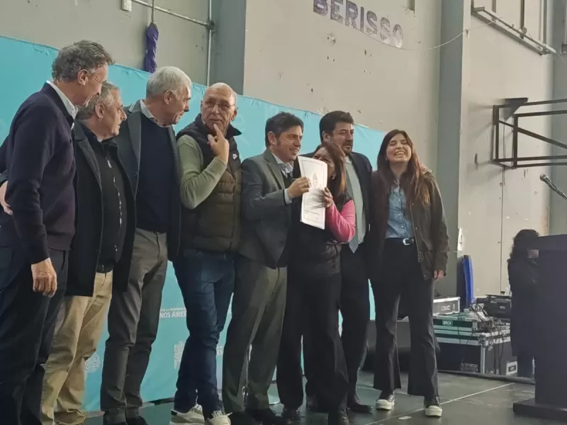 Kicillof apunt&oacute; contra Milei desde Berisso: &ldquo;Se est&aacute; robando recursos que le corresponden a la Provincia&rdquo;