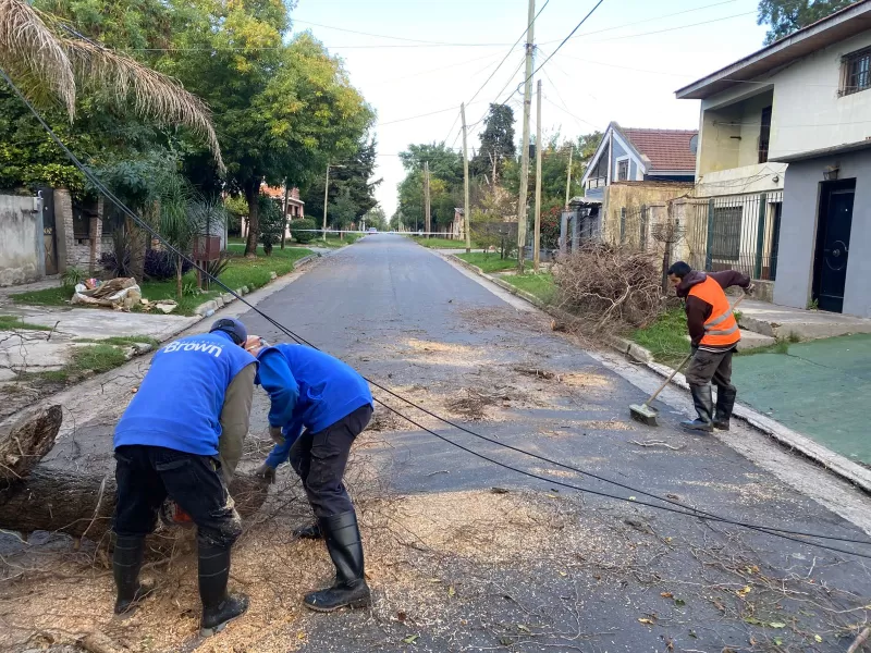 Los equipos del municipio continúan trabajando para mitigar los efectos de la tormenta