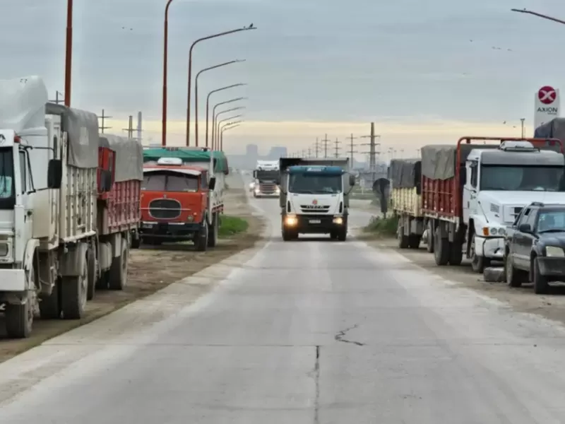 Protesta de camioneros por el aumento de costos: reclaman actualizaci&oacute;n de tarifas y afecta la actividad en puertos