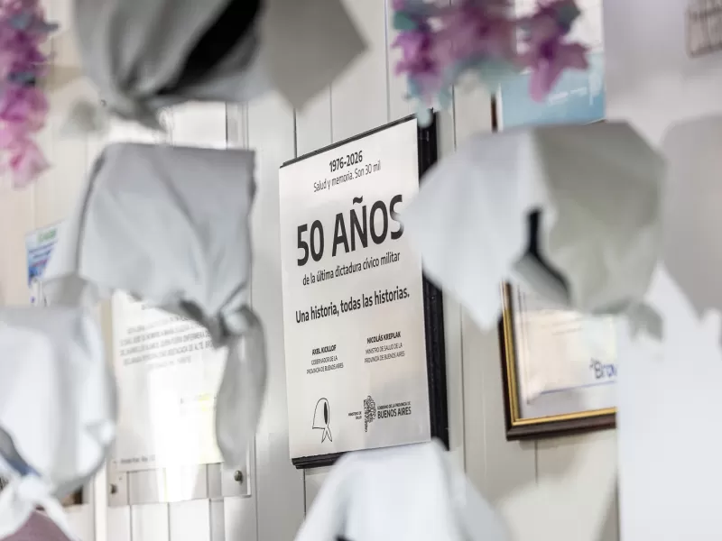 El municipio acompañó la colocación de placas en los hospitales provinciales a 50 años del golpe cívico-militar