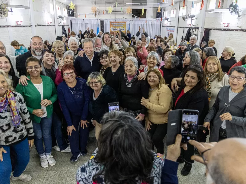 Cascallares compartió una jornada recreativa junto a un centenar de jubilados
