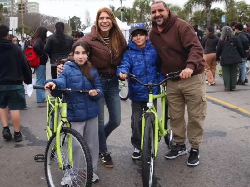 Magdalena Sierra entreg&oacute; m&aacute;s de 4500 bicicletas a estudiantes de la ciudad