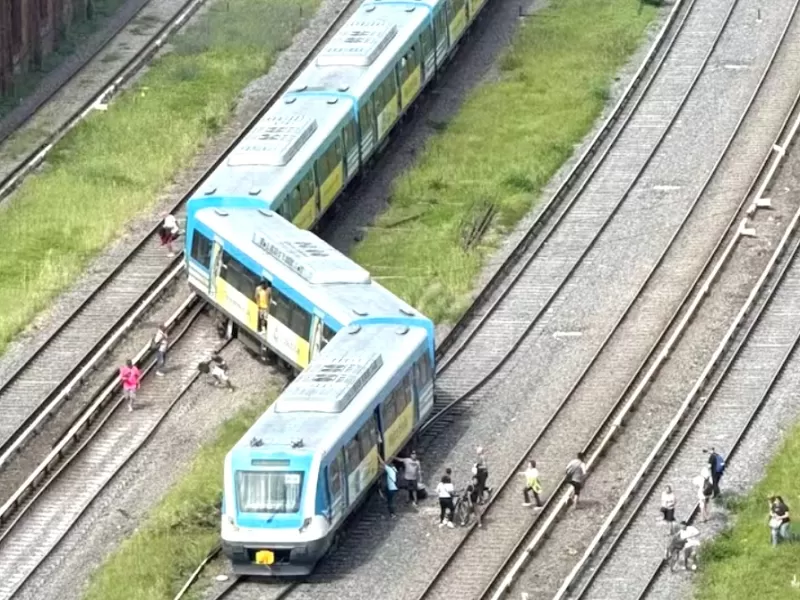 Descarriló una formación del tren Sarmiento: al menos 20 heridos y demoras en el servicio