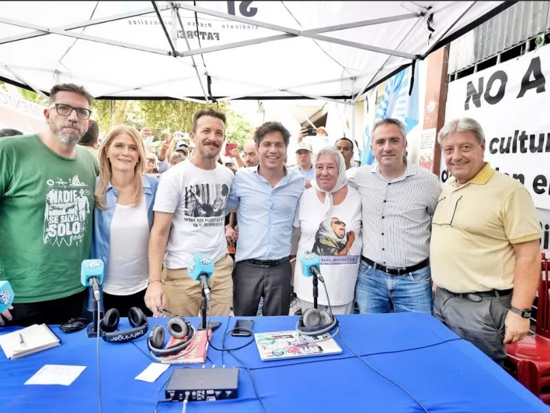 Kicillof participó de la marcha en rechazo a la reforma laboral