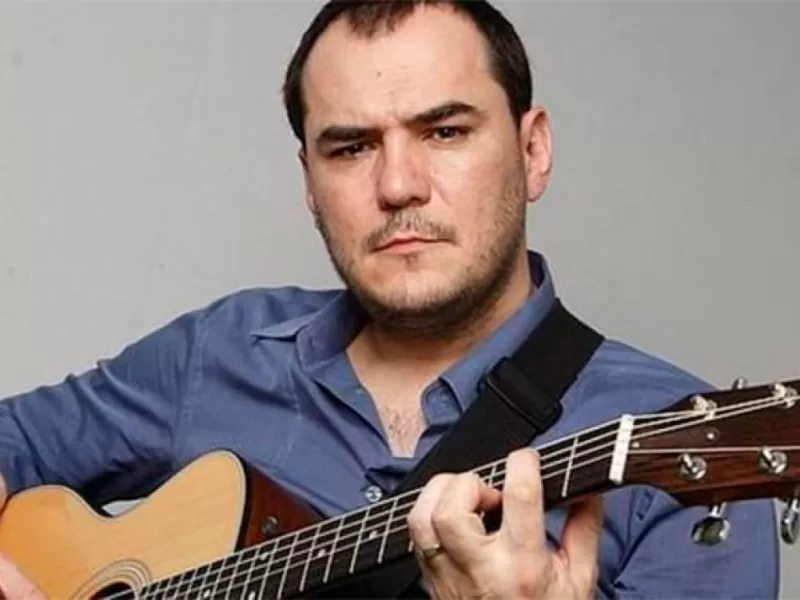 La UNDAV homenajeará a Ismael Serrano por su compromiso con la educación pública y las causas sociales