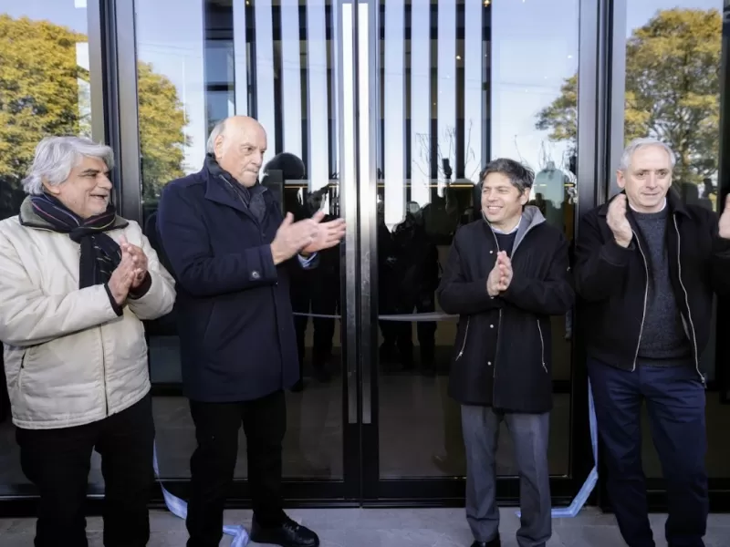 Se inauguró del nuevo hotel de UTEDYC con la participación el gobernador de Bs As