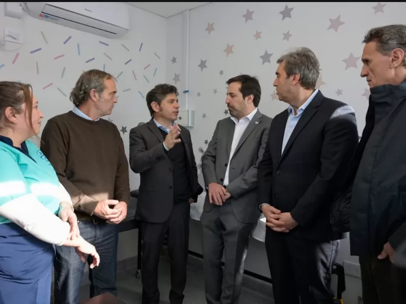 Kicillof presentó un nuevo centro de salud en Luján y entregó patrulleros